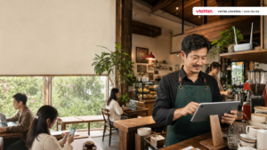 Chủ quán cà phê sử dụng Internet Viettel để phục vụ khách và vận hành tại Lâm Đồng.